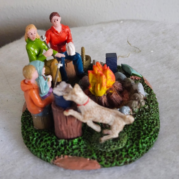 Lemax Village Collection S'More Family Fun #05524 in Box - Picture 6 of 11